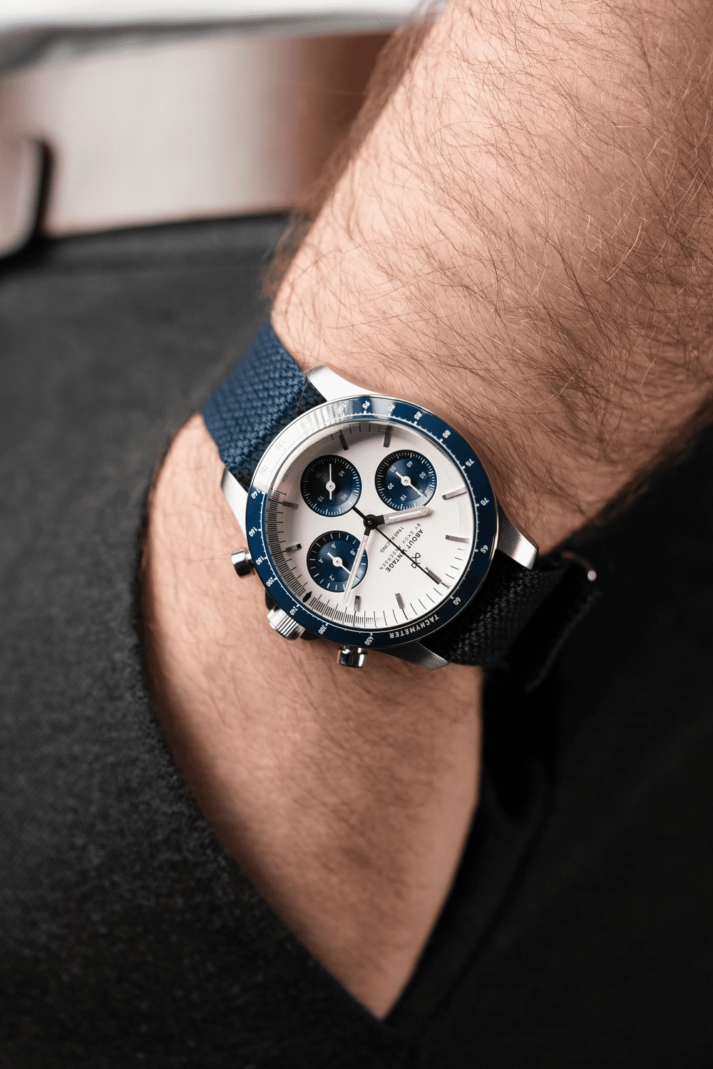 1960 Racing Chronograph. Steel / Navy & White