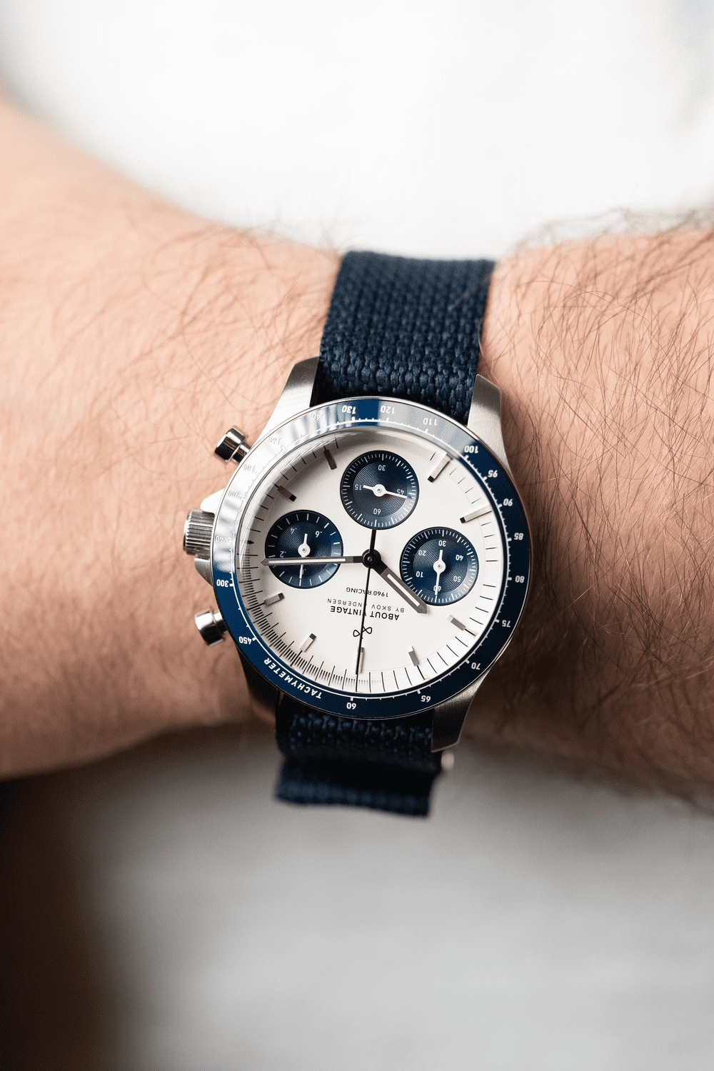 1960 Racing Chronograph. Steel / Navy & White