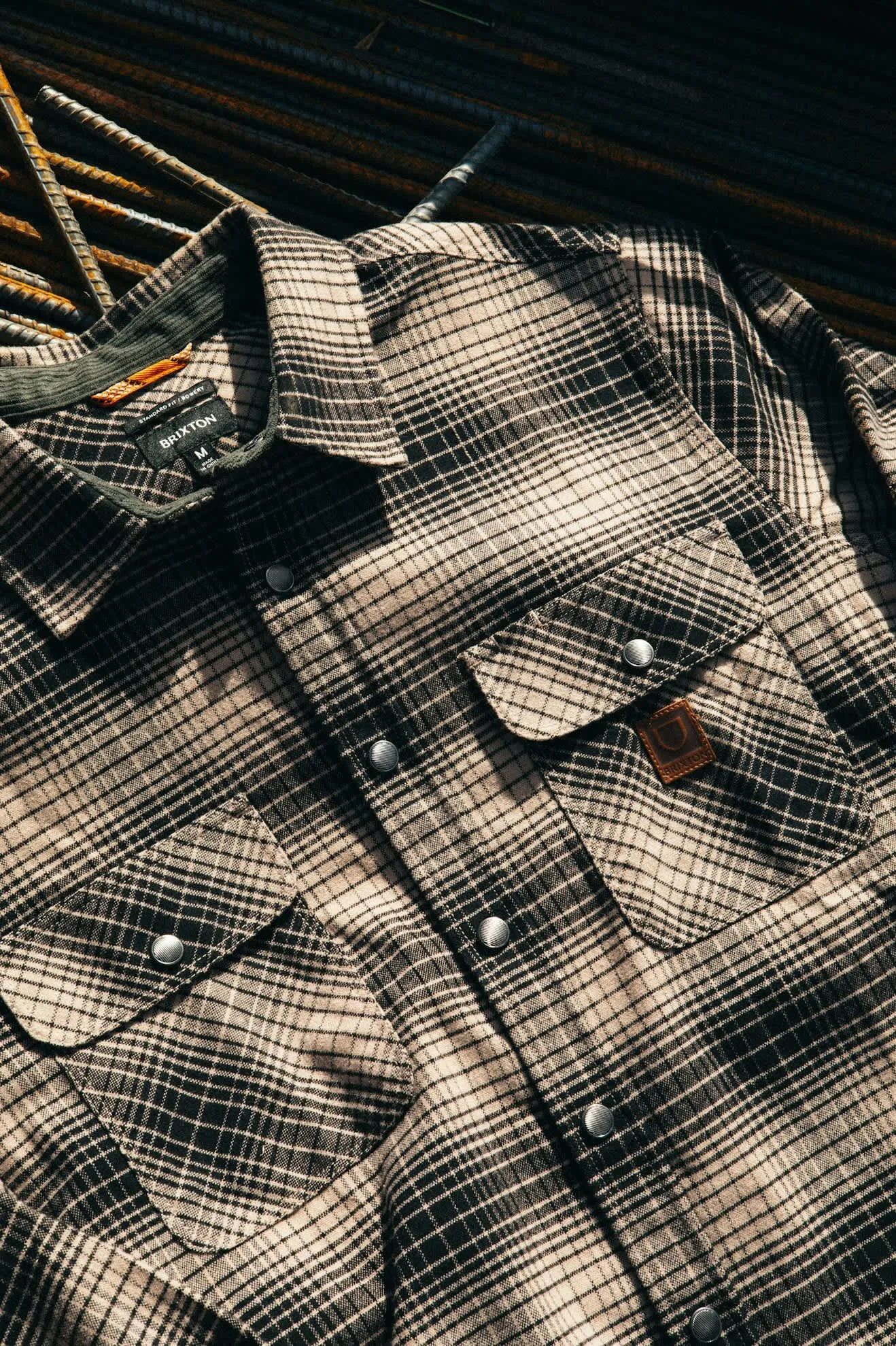Builders Bowery Stretch Water Resistant L/S Flannel - Black/Cinder Grey