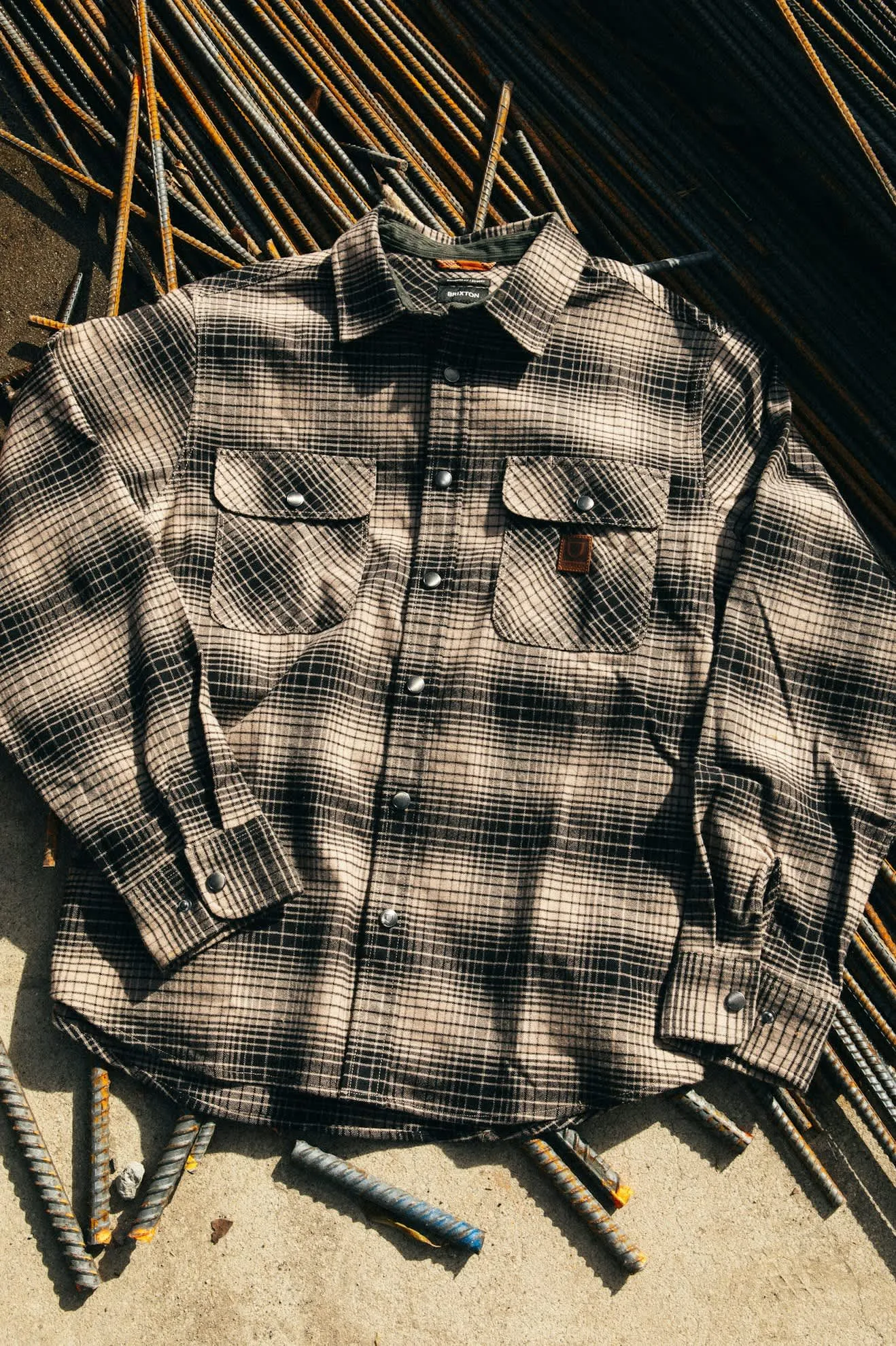 Builders Bowery Stretch Water Resistant L/S Flannel - Black/Cinder Grey